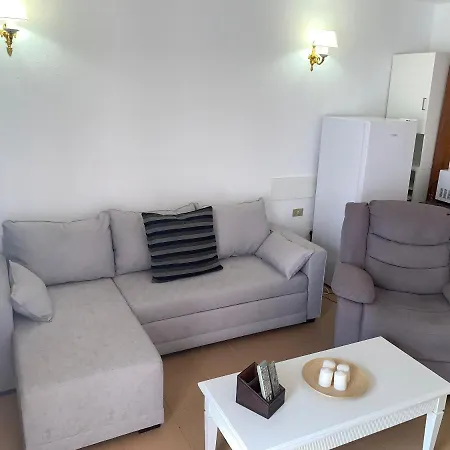 Calm And Quiet Residential Area. Pool. Wifi Διαμέρισμα
