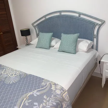 Calm And Quiet Residential Area. Pool. Wifi شقة